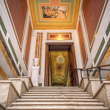 Mini-Hotel In The Very Heart Of Odessa Buitenkant foto
