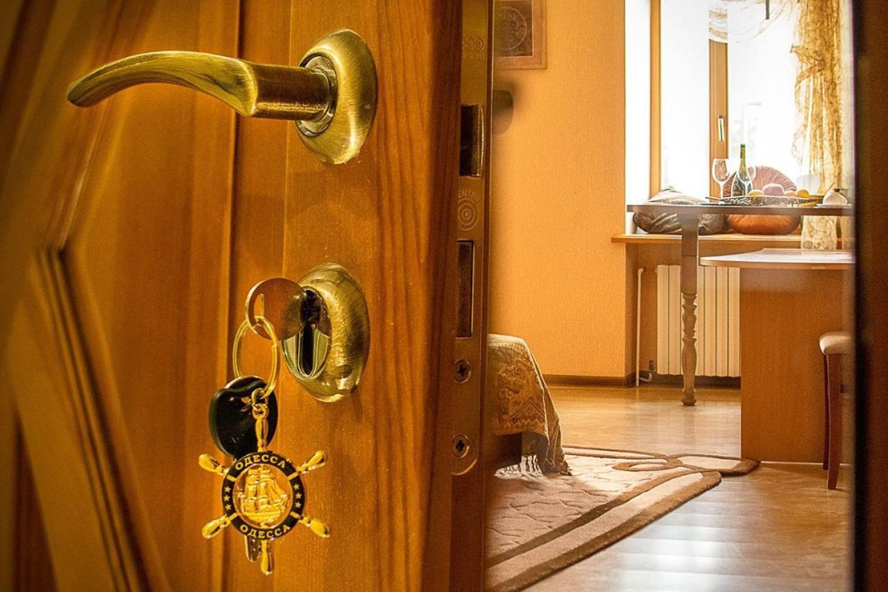 Mini-Hotel In The Very Heart Of Odessa Buitenkant foto