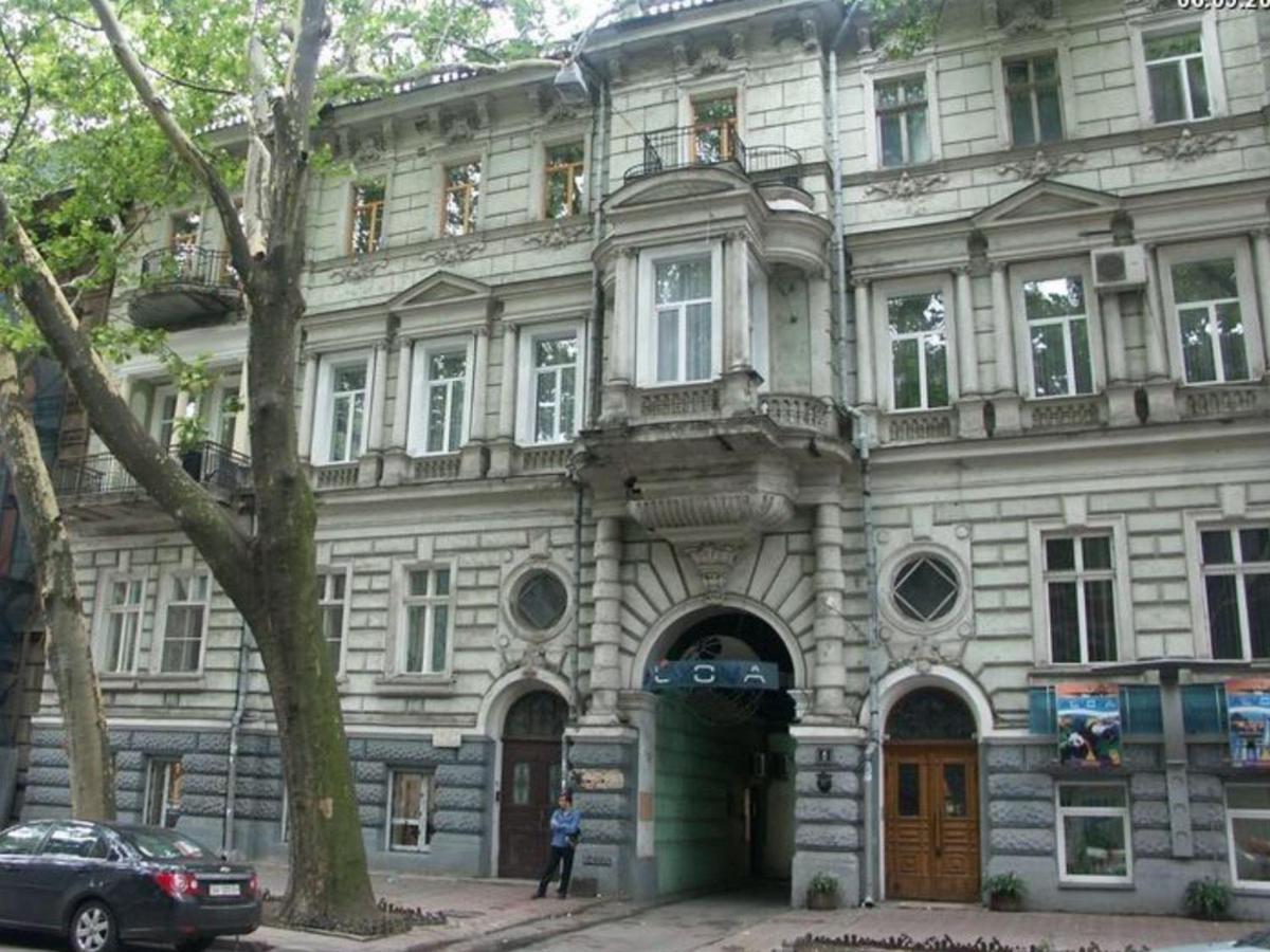 Mini-Hotel In The Very Heart Of Odessa Buitenkant foto