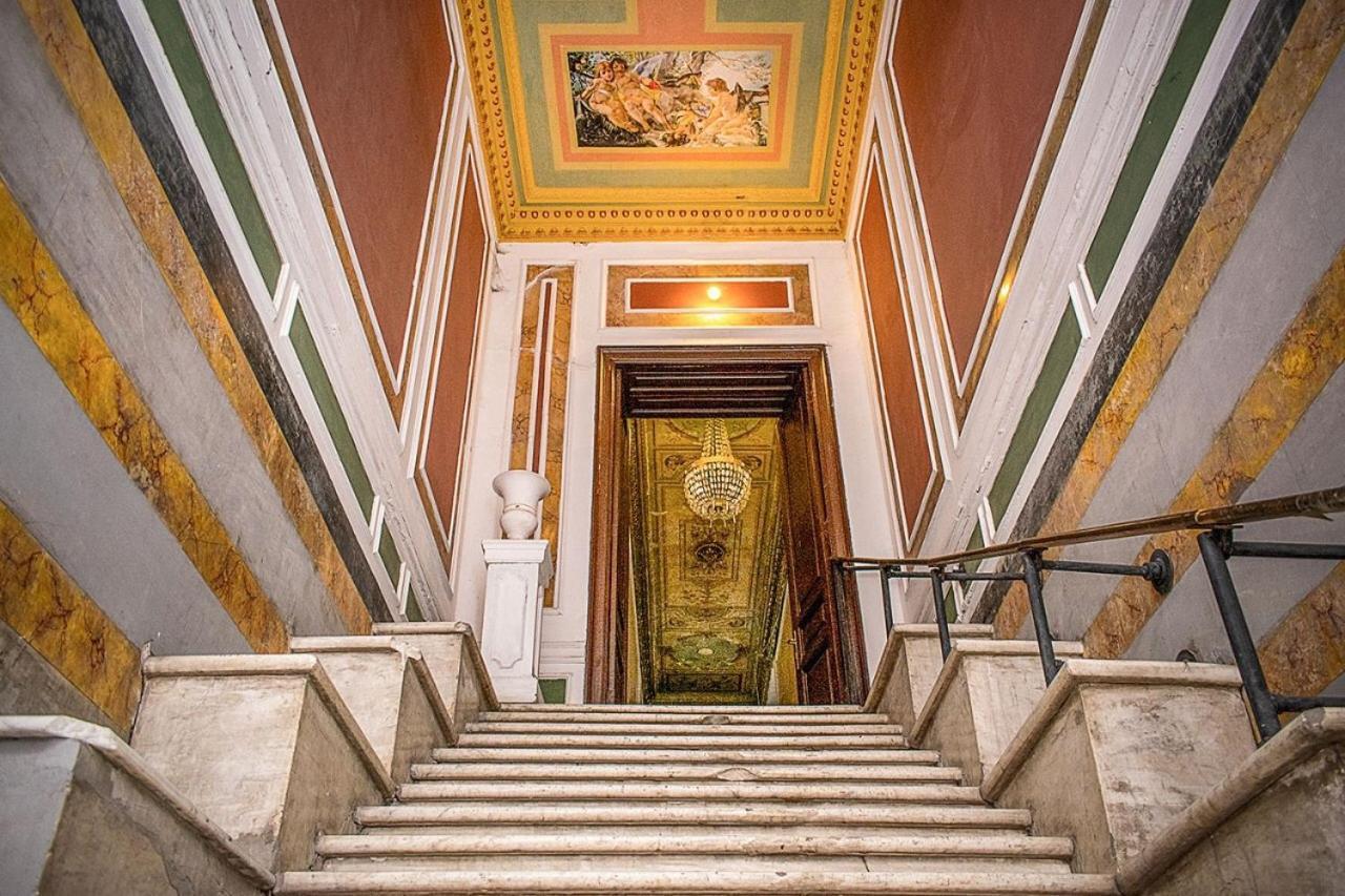 Mini-Hotel In The Very Heart Of Odessa Buitenkant foto